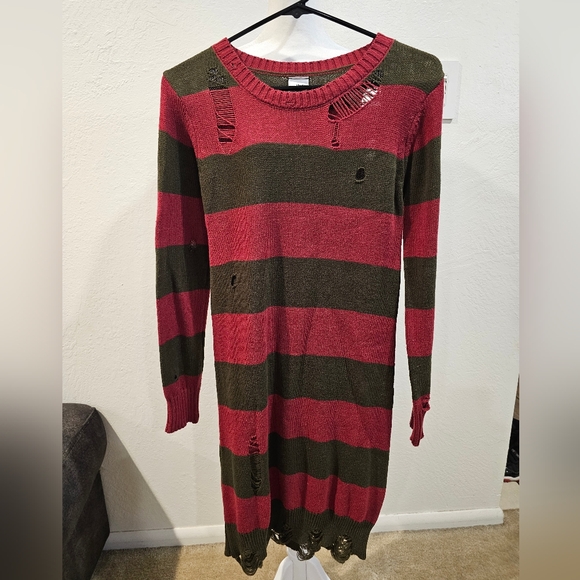 Freddy Kruegar Sweater Dress Red & Green Small EUC - Picture 3 of 6